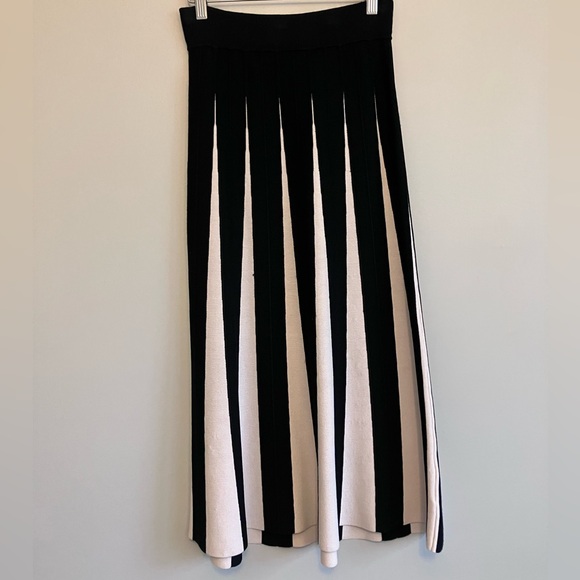 MAEVE Anthropologie Black and Off White Pull On MIDI A-Line Skirt Size XS - Picture 3 of 11